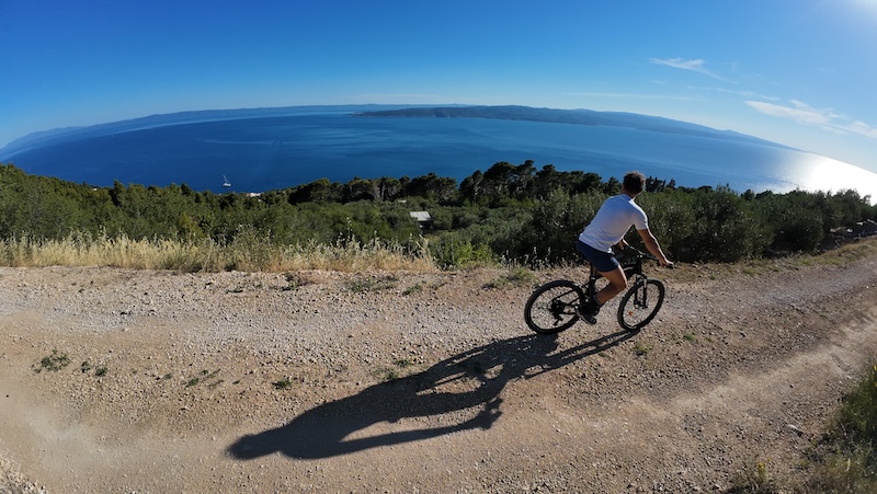 Gravel road in Brela with mountainbike